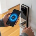 Serrure connectée avec déverouillage par smartphone
